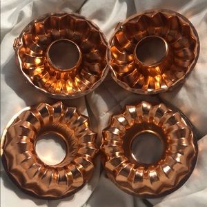 4 Round Copper Molds
